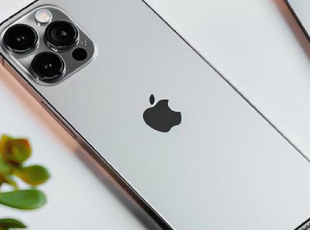 iPhone 16 sẽ có thiết kế mở, cho phép người dùng tự thay pin?